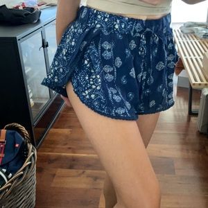 Ecoté Shorts Size M